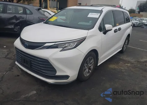 2022 Toyota Sienna Le z USA, uszkodzony, nr VIN 5TDBRKEC5NS133726